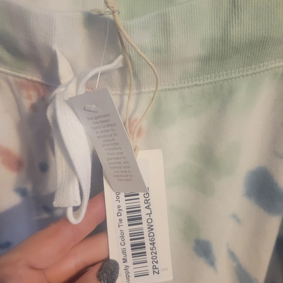 Z Supply Tie-Dye bottoms - Picture 4 of 4